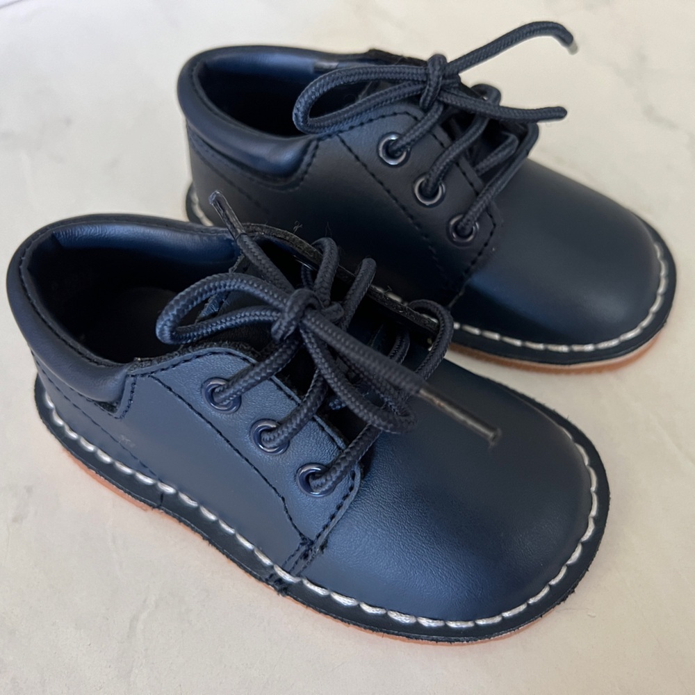 New L’Amour Leather Lace Up Navy Shoes
